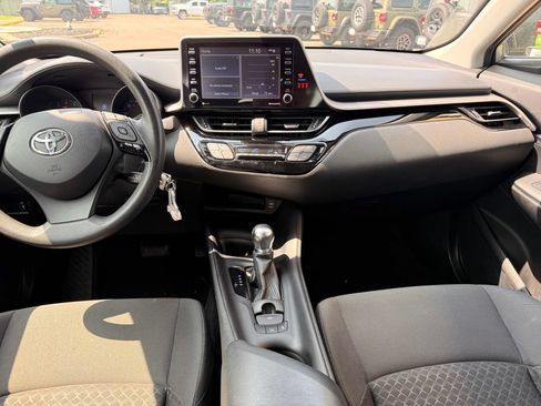 Used 2020 Toyota C-HR LE FWD image 20