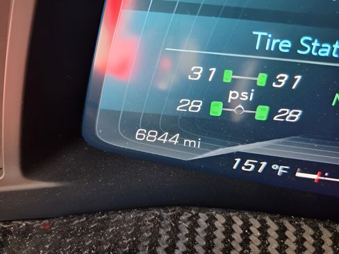 Used 2024 Chevrolet Corvette Stingray Preferred Cpe w/ Z51 Performance Package RWD image 26