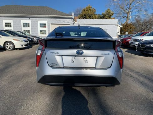 Used 2016 Toyota Prius Three image 6