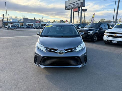 Used 2018 Toyota Sienna LE image 4