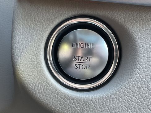 Used 2014 Mercedes-Benz E 350 Sedan image 32