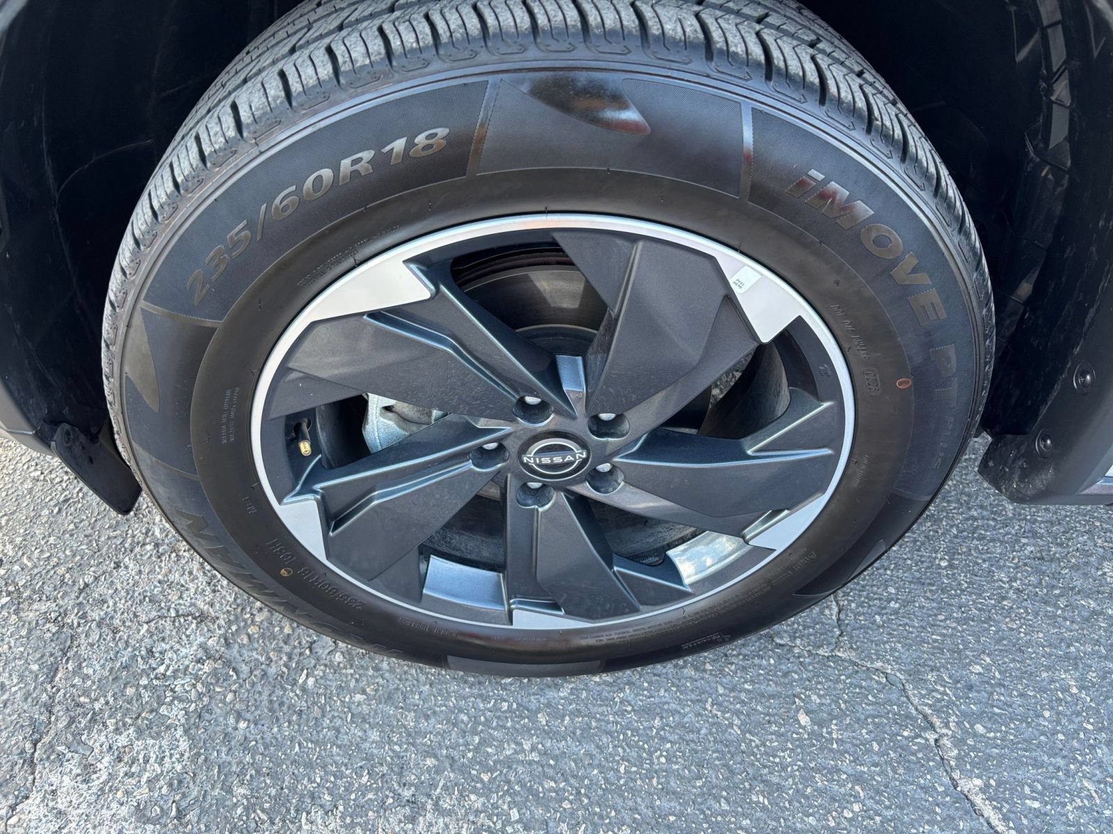 Used 2025 Nissan Rogue SV AWD/4WD image 31