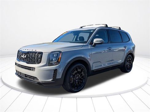 Used 2022 Kia Telluride EX w/ EX Premium Package image 17