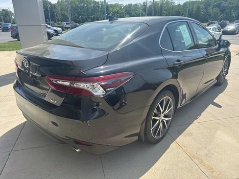 Used 2024 Toyota Camry XLE FWD image 7