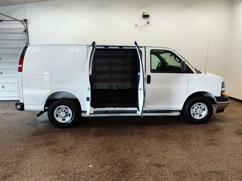 Used 2025 Chevrolet Express 2500 w/ Driver Convenience Package RWD image 8