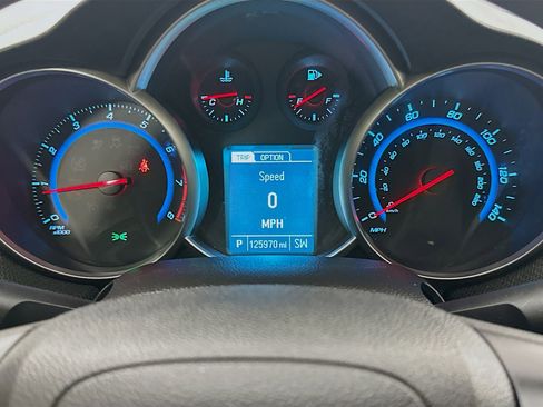 Used 2016 Chevrolet Cruze LT image 18