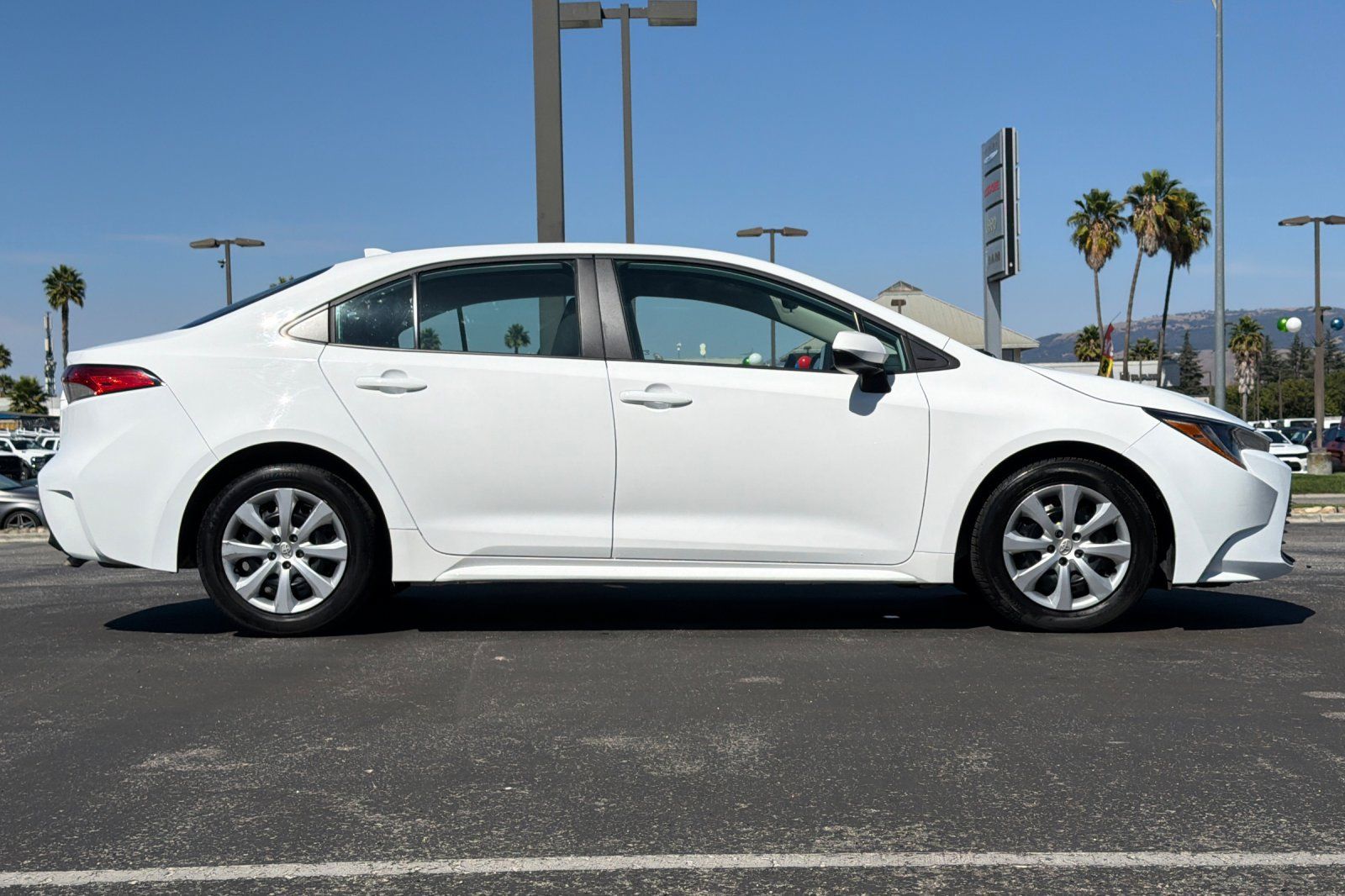 Used 2025 Toyota Corolla LE FWD image 3