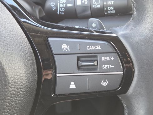 Used 2025 Honda Pilot Touring image 8