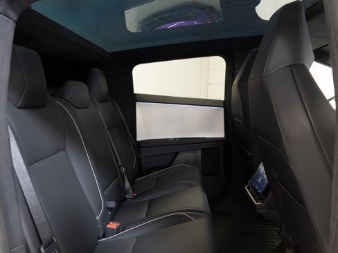 Used 2024 Tesla Cybertruck AWD Crew Cab image 24