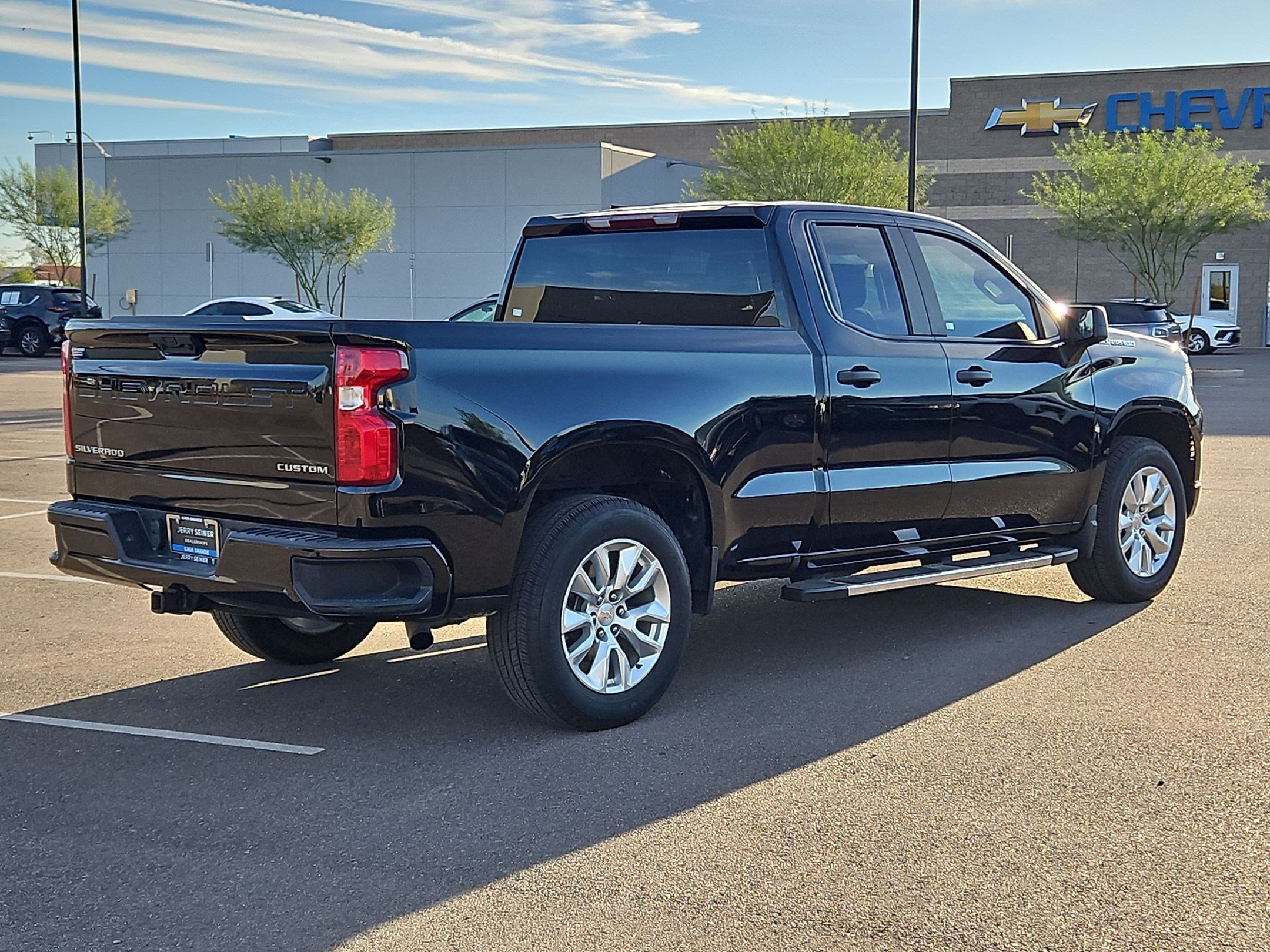 Used 2025 Chevrolet Silverado 1500 Custom RWD image 5