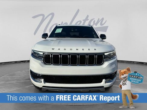 Used 2024 Jeep Wagoneer L Series III w/ Flexible Seating Group AWD/4WD image 2