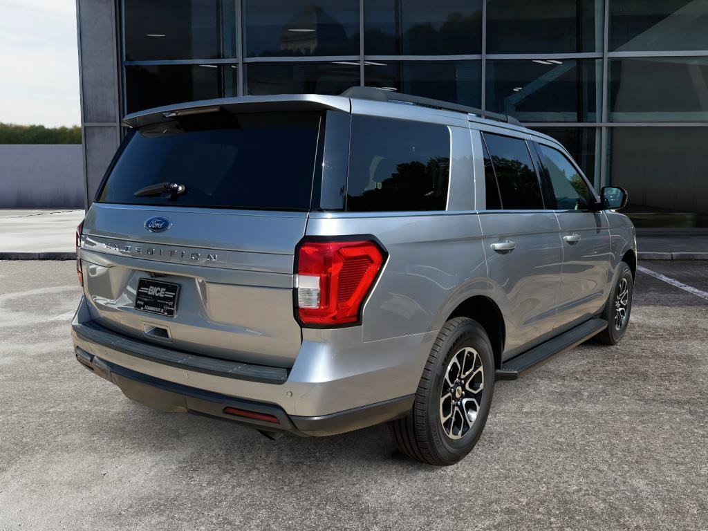 Used 2024 Ford Expedition XLT RWD image 6