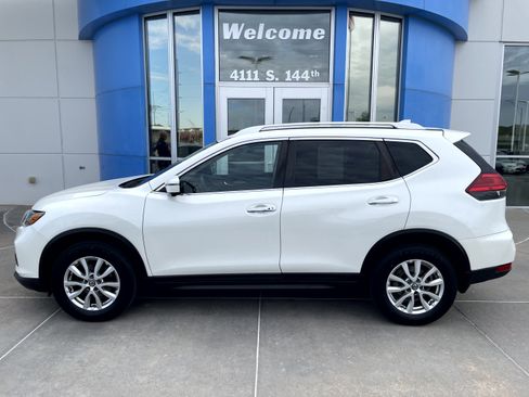 Used 2017 Nissan Rogue SV w/ SV Premium Package AWD/4WD image 1