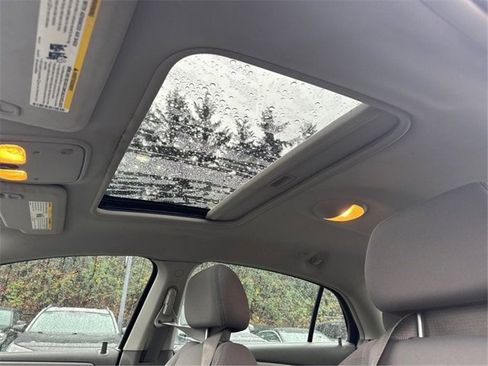 Used 2009 Chevrolet Malibu Hybrid image 16