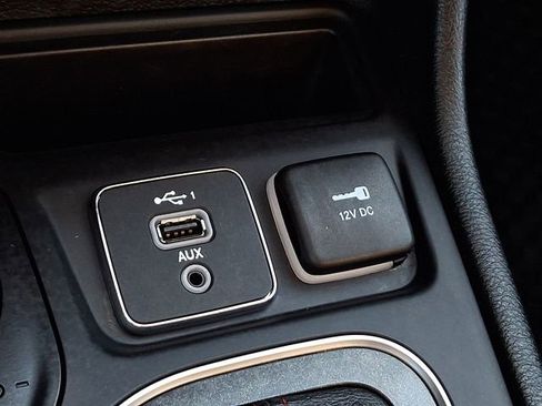 Used 2022 Jeep Cherokee Trailhawk w/ Technology Group B AWD/4WD image 27