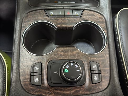 Used 2023 GMC Acadia Denali w/ Black Diamond Edition AWD/4WD image 34