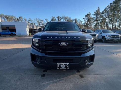 New 2026 Ford Expedition Active image 9