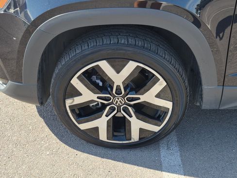 Certified 2023 Volkswagen Taos SEL AWD/4WD image 14