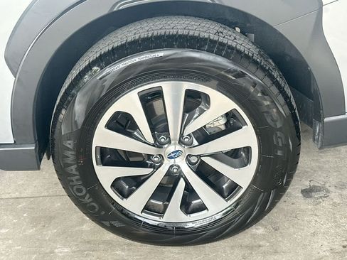 Used 2025 Subaru Outback Premium AWD/4WD image 11
