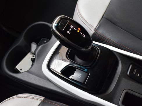 Used 2020 Chevrolet Bolt Premier w/ Infotainment Package FWD image 32