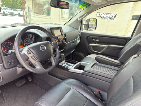 Used 2015 Nissan Titan SL w/ SL Moonroof Package AWD/4WD image 9
