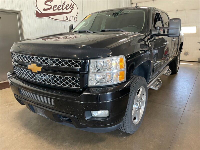 Used 2013 Chevrolet Silverado 2500 LT w/ Z71 Appearance Package AWD/4WD image 2