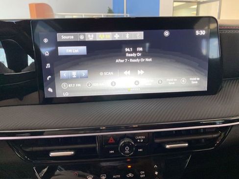 Used 2025 Nissan Kicks SR AWD/4WD image 16