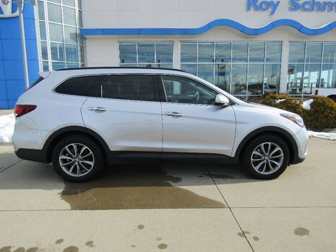Used 2017 Hyundai Santa Fe SE image 7