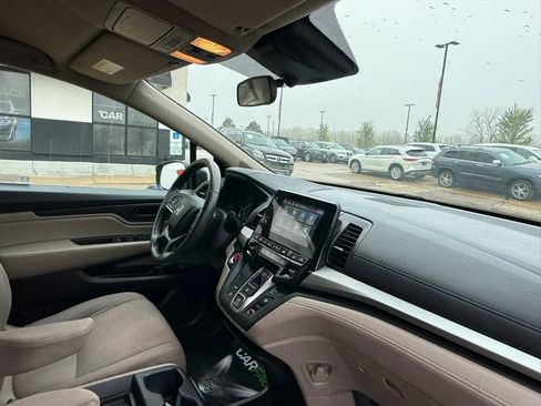 Used 2019 Honda Odyssey EX image 24