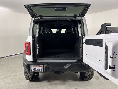 Used 2023 Ford Bronco Wildtrak image 27
