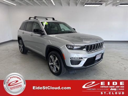 Used 2023 Jeep Grand Cherokee 4WD 4xe image 1