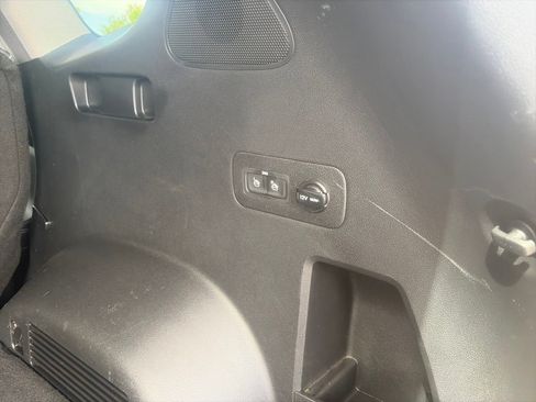 Used 2021 Hyundai Santa Fe Limited AWD/4WD image 10