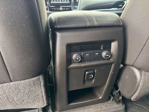 Used 2018 Chevrolet Traverse LT image 21