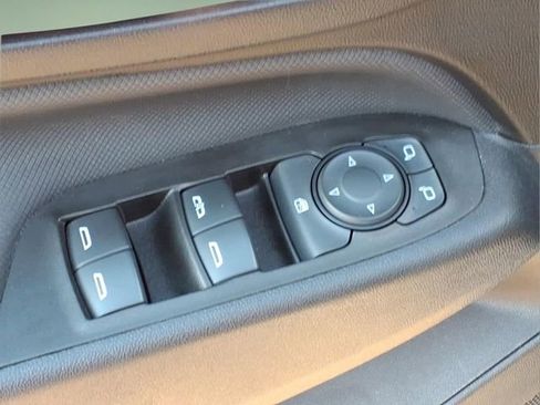 Used 2023 Chevrolet Equinox RS image 16