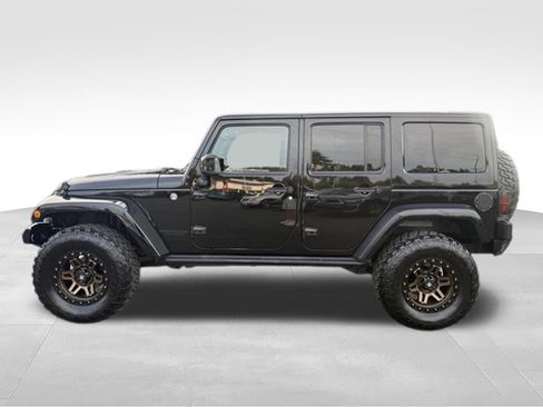Used 2015 Jeep Wrangler Unlimited Sahara w/ Max Tow Package AWD/4WD image 8