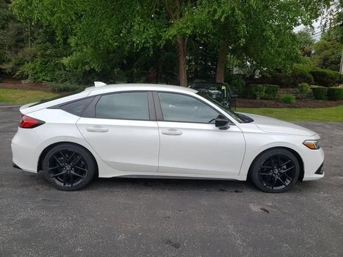 Used 2023 Honda Civic Sport image 2