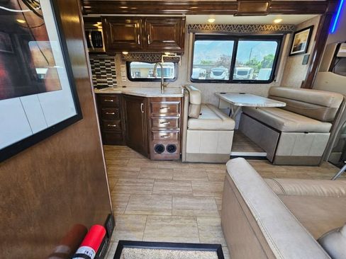 Used 2019 Ford F550 2WD Regular Cab Super Duty w/ XLT Value Package image 10