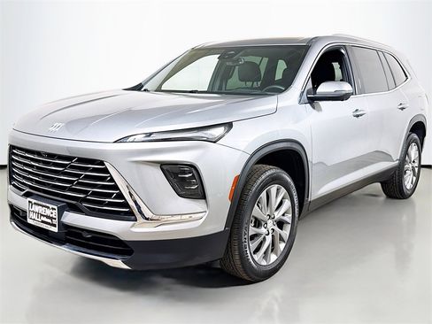 Used 2025 Buick Enclave Preferred image 1