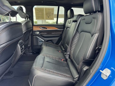 Used 2022 Jeep Grand Cherokee Summit AWD/4WD image 30