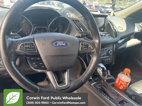 Used 2018 Ford Escape Titanium image 12