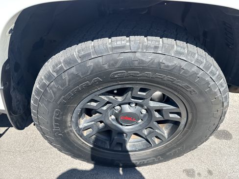 Used 2023 Toyota 4Runner TRD Off-Road Premium w/ Off Road Premium Plus Package AWD/4WD image 9