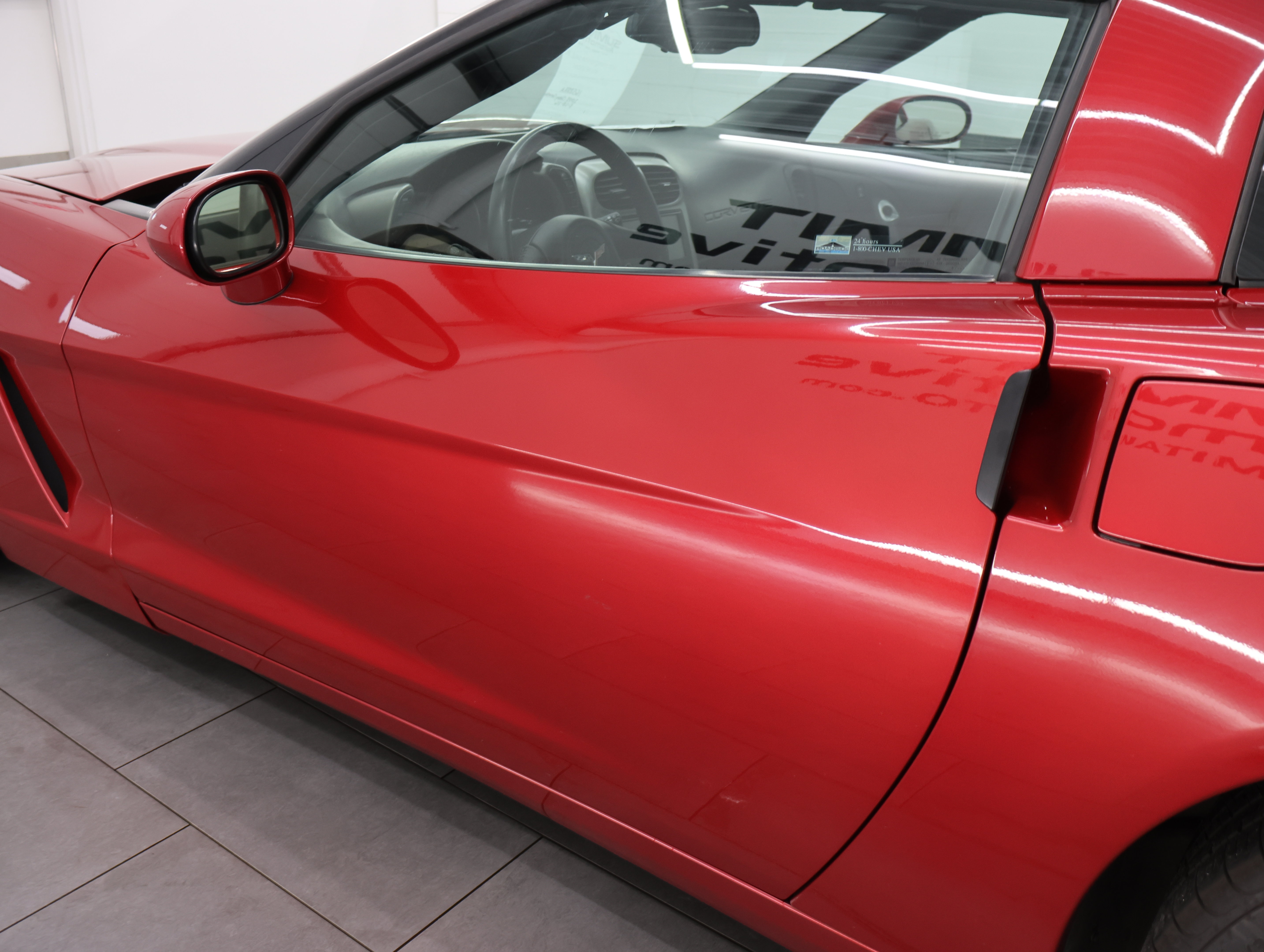 Used 2005 Chevrolet Corvette Coupe w/ Preferred Equipment Group RWD image 22