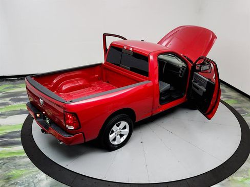 Used 2014 RAM 1500 Express RWD image 31