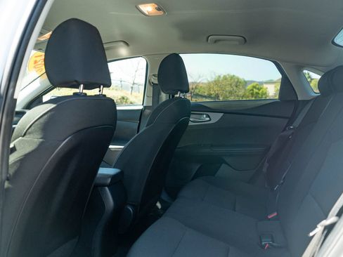 Used 2021 Kia Forte LXS FWD image 16