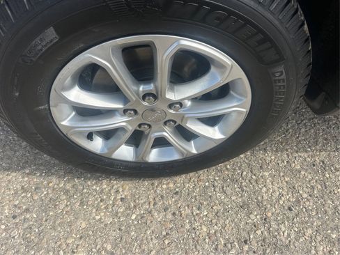 Used 2015 Jeep Grand Cherokee Laredo w/ Quick Order Package 23E image 18