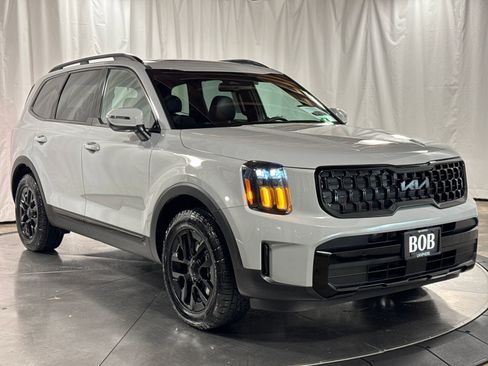 Used 2025 Kia Telluride AWD image 7