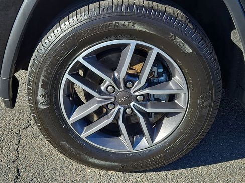 Used 2020 Jeep Grand Cherokee Limited image 9