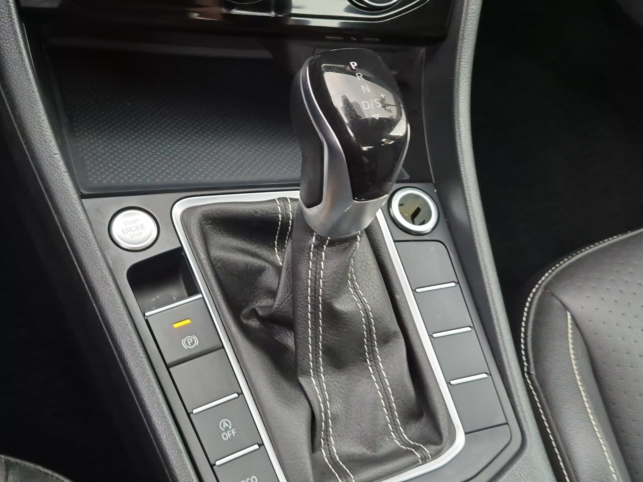 Used 2024 Volkswagen Jetta SE FWD image 19