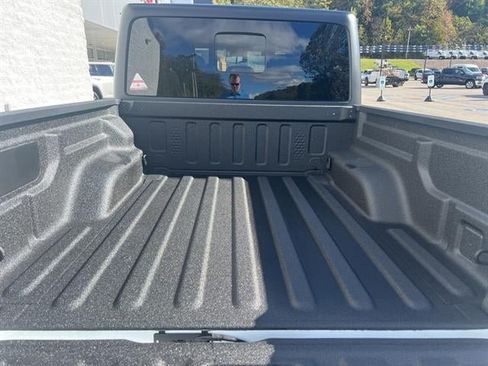 New 2025 Jeep Gladiator Sport AWD/4WD image 9
