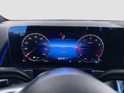 Used 2025 Mercedes-Benz GLB 250 image 34